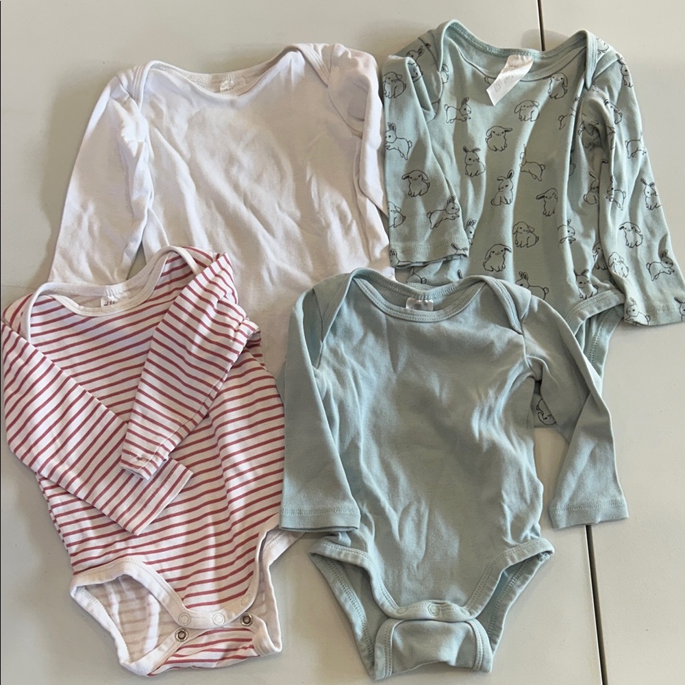 Long sleeve onesies bundle